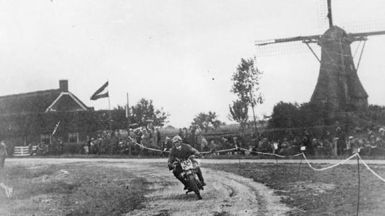 Van 2,5 cent naar 100 miljoen, 100 jaar geleden de eerste TT van 1925!